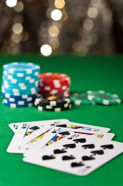 Pretty Gaming baccarat table with live dealer on imei slot